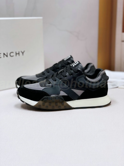 GIVENCHY Men's Shoes 105